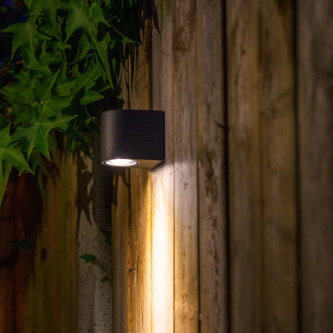 https://line-wood.bazhard.dev/11447-medium/gilvus-noir-applique-exterieure-murale.jpg